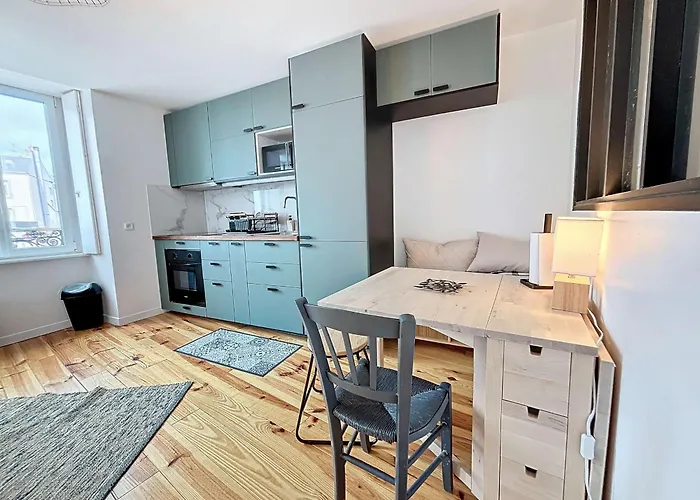 Renove, 1 Chambre, 300m De La Gare, Pres Du Centre De - Fr-1-361-479 Lägenhet Granville
