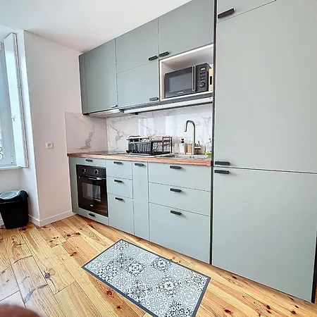 Rénové, 1 Chambre, 300m De La Gare, Près Du Centre De - Fr-1-361-479 Appartement